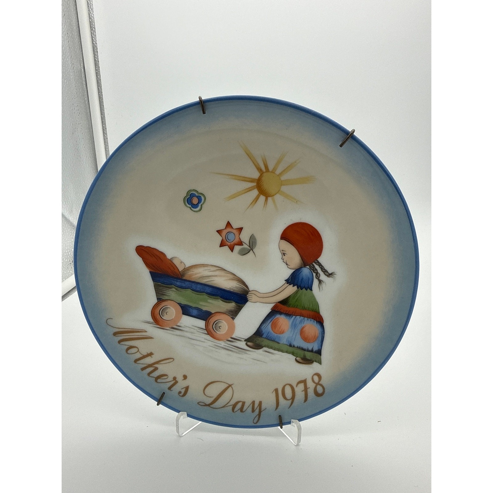 Vintage 1978 Schmid Sister Berta Hummel Mother\'s Day collector plate Vintage 1978 Schmid Sister Berta Hummel Mother\'s Day collector plate