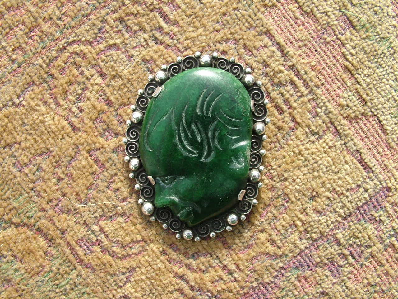 VINTAGE SIGNED ABRAHAM TOBIAS MEXICO LARGE STERLING CARVED JADE PORTRAIT BROOCH