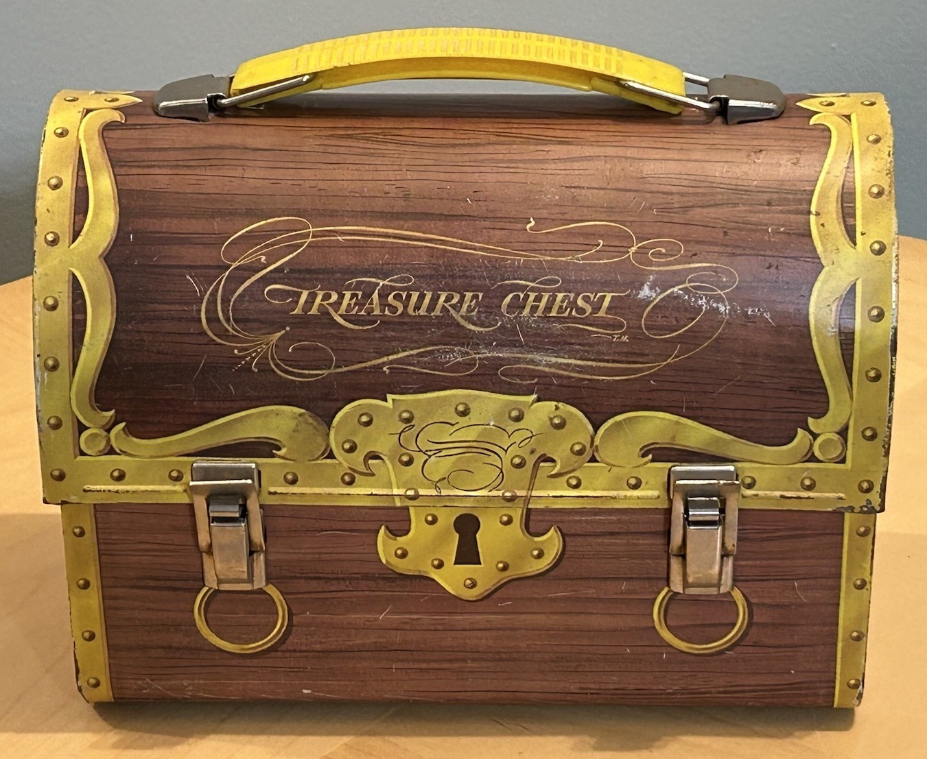 Vintage 1961 Aladdin Treasure Chest Dome Metal Lunch Box - Retro Pail Vintage 1961 Aladdin Treasure Chest Dome Metal Lunch Box - Retro Pail