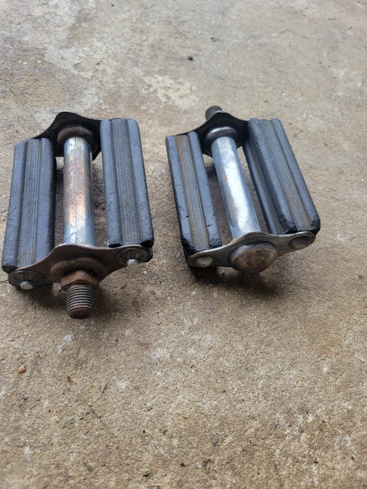 Vintage Torrington 3 1/4” Bicycle Pedals Made In USA Vintage Torrington 3 1/4” Bicycle Pedals Made In USA
