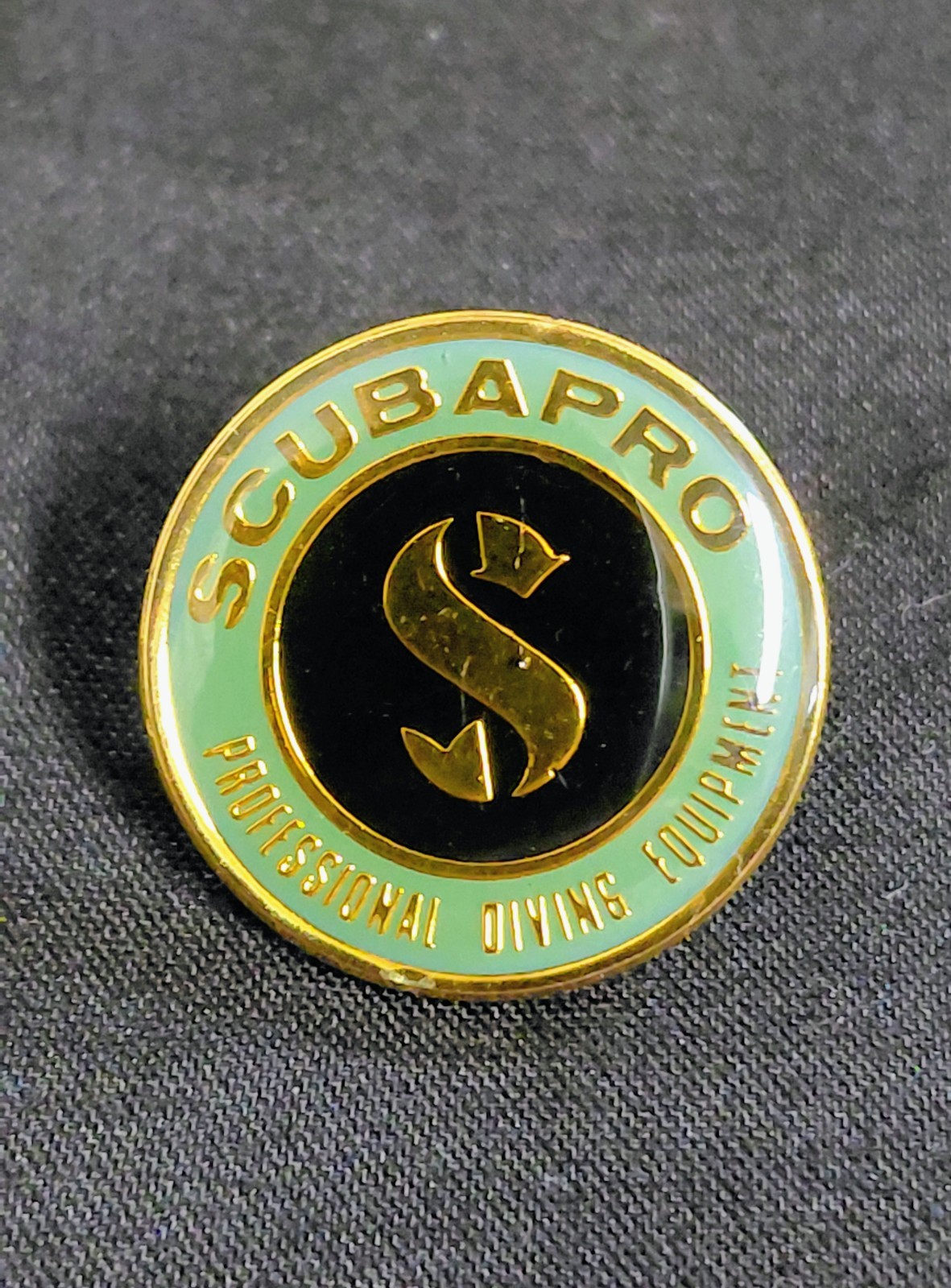 SCUBAPRO Professional Diving Equipment Scuba Dive Lapel Pin SCUBAPRO Professional Diving Equipment Scuba Dive Lapel Pin
