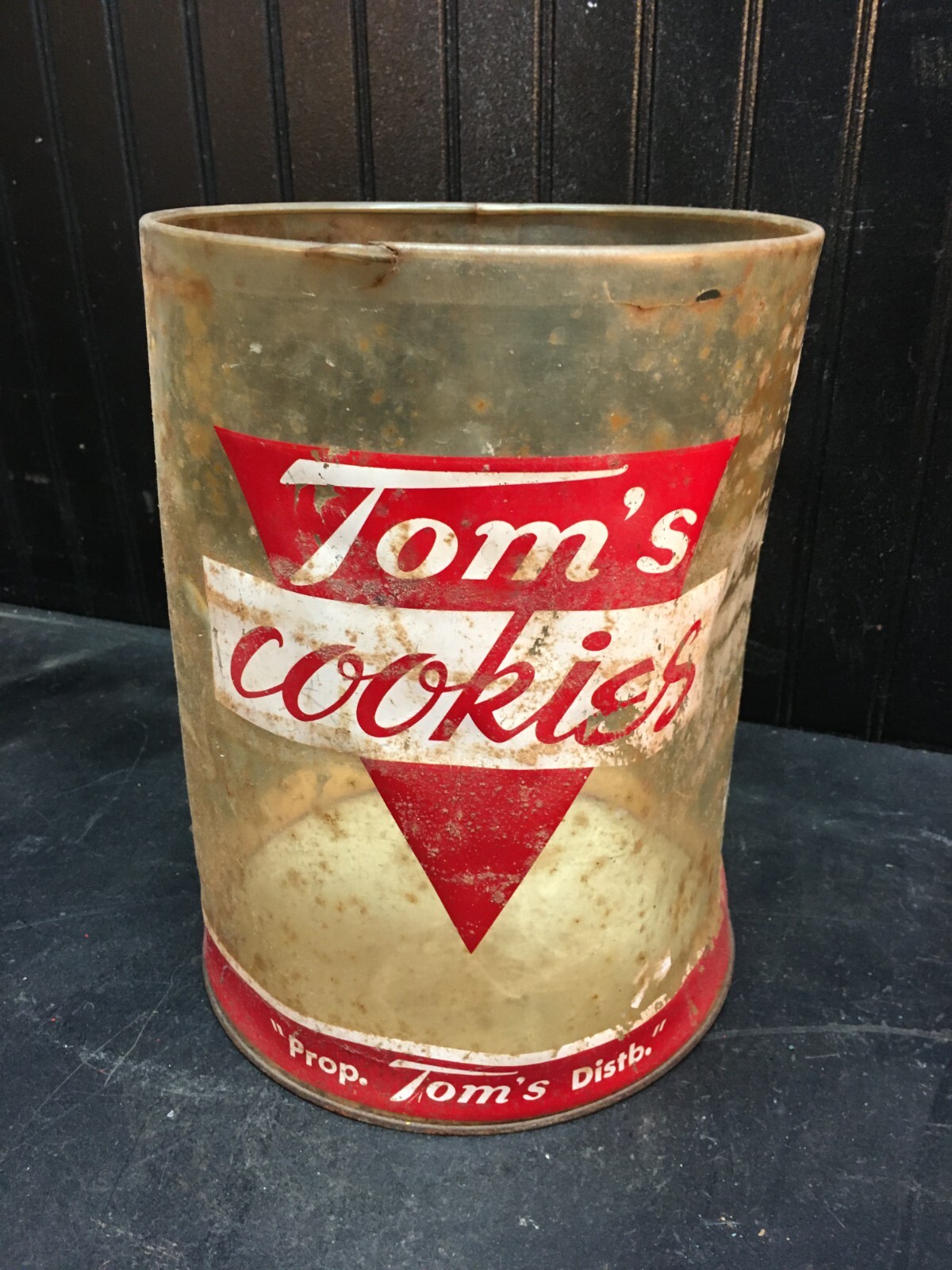 Vintage 1950s Tom's Cookies Plastic Can 11.5IN X 9IN Vintage 1950s Tom's Cookies Plastic Can 11.5IN X 9IN