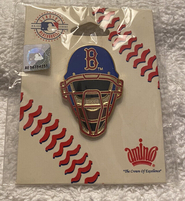 BOSTON RED SOX  CATCHERS MASK  PIN MINT IN PACKAGE CATCHER’S MASK