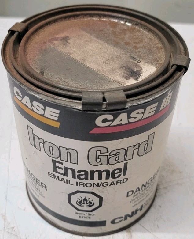 Vintage Case IH International Harvester Iron Guard Quart Brown Enamel Can Vintage Case IH International Harvester Iron Guard Quart Brown Enamel Can