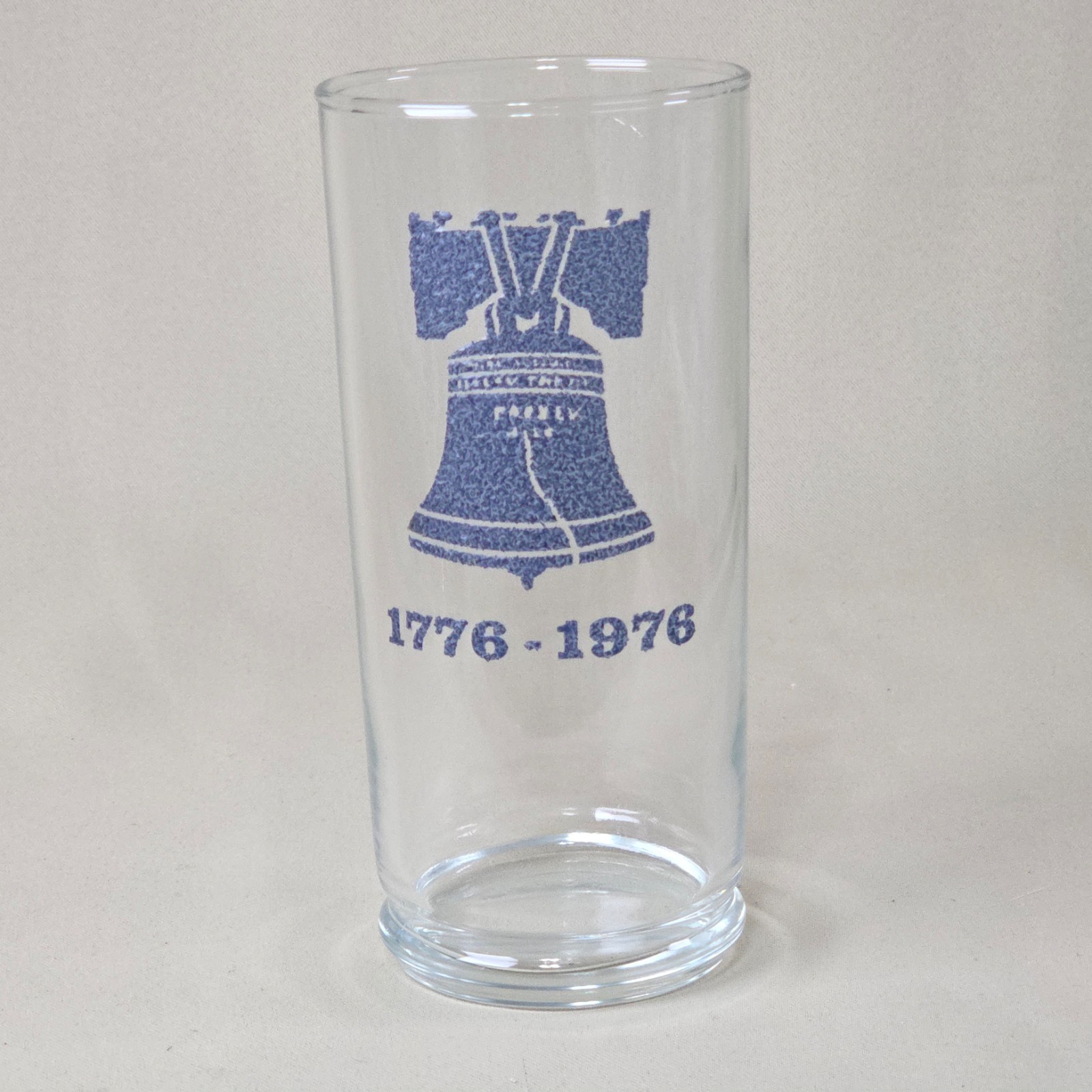 VTG 1776-1976 Bicentennial Footed Tumbler - Gun Metal Gray Liberty Bell NOS