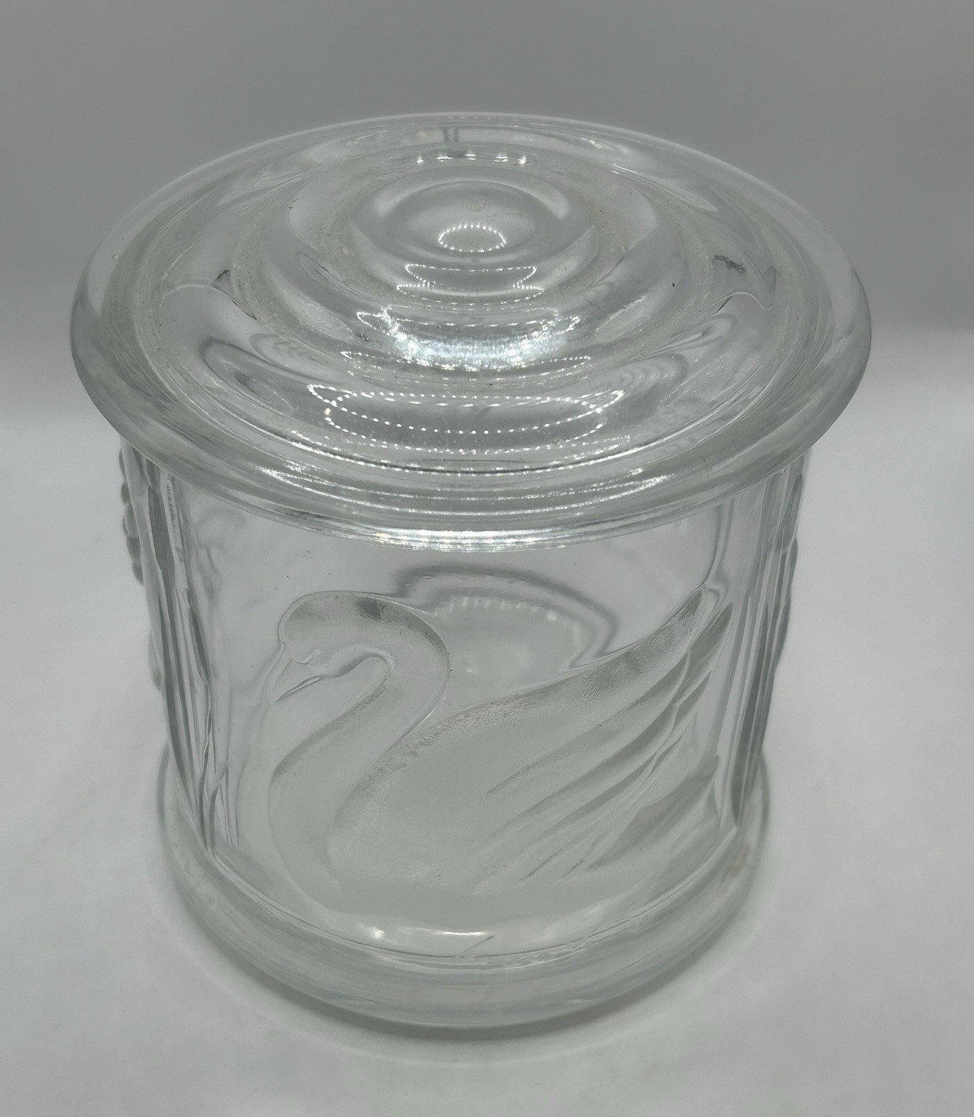 Vintage Gloria Vanderbilt Signed Glass Swan Jar Lid Teleflora France Vanity 4.5\ Vintage Gloria Vanderbilt Signed Glass Swan Jar Lid Teleflora France Vanity 4.5\