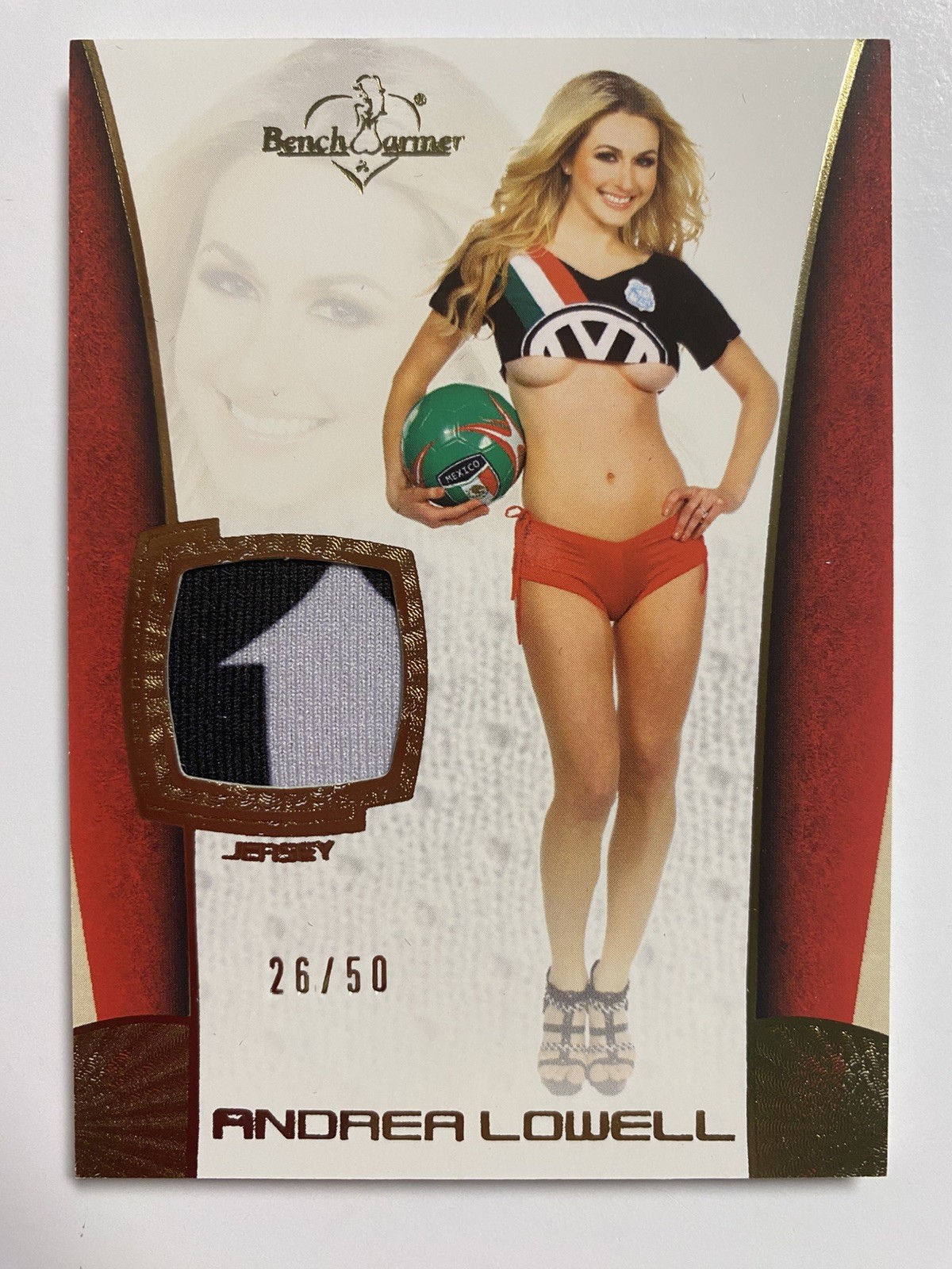ANDREA LOWELL : 2011 BENCHWARMER - SOCCER = SWATCH Card ( 26 / 50 ) GOLD ANDREA LOWELL : 2011 BENCHWARMER - SOCCER = SWATCH Card ( 26 / 50 ) GOLD
