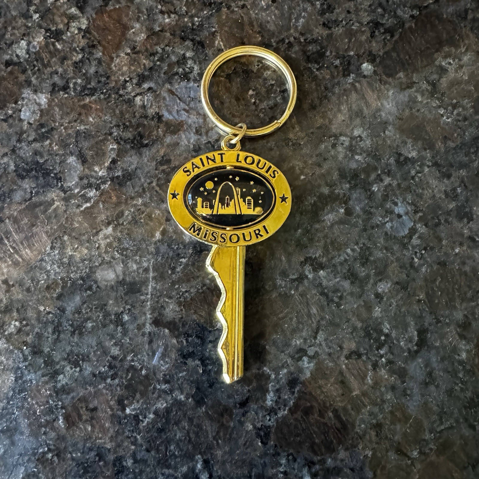 St Louis Missouri  Gateway Arch Spin Keyring Riverboat City Skyline Riverfront