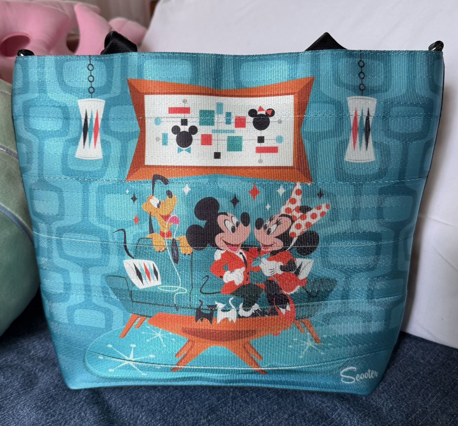 New Harveys Seatbelt Scooter Mickey Minnie Pluto Tote Bag Purse Disney Parks NWT New Harveys Seatbelt Scooter Mickey Minnie Pluto Tote Bag Purse Disney Parks NWT
