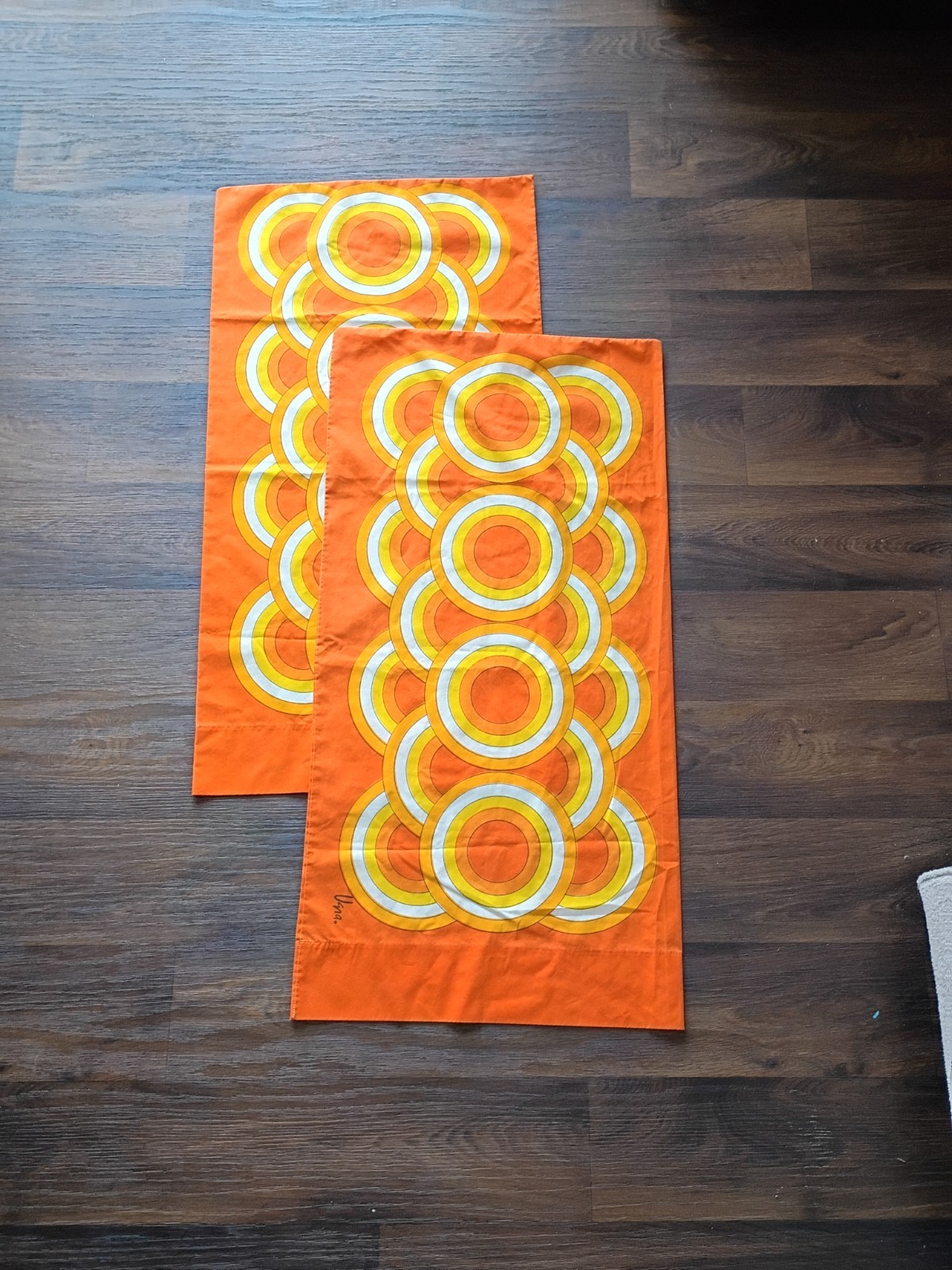 Vintage 1970’s Vera N. Mod Orange Circles Extra-Large Pillowcase Set Of 2 Signed