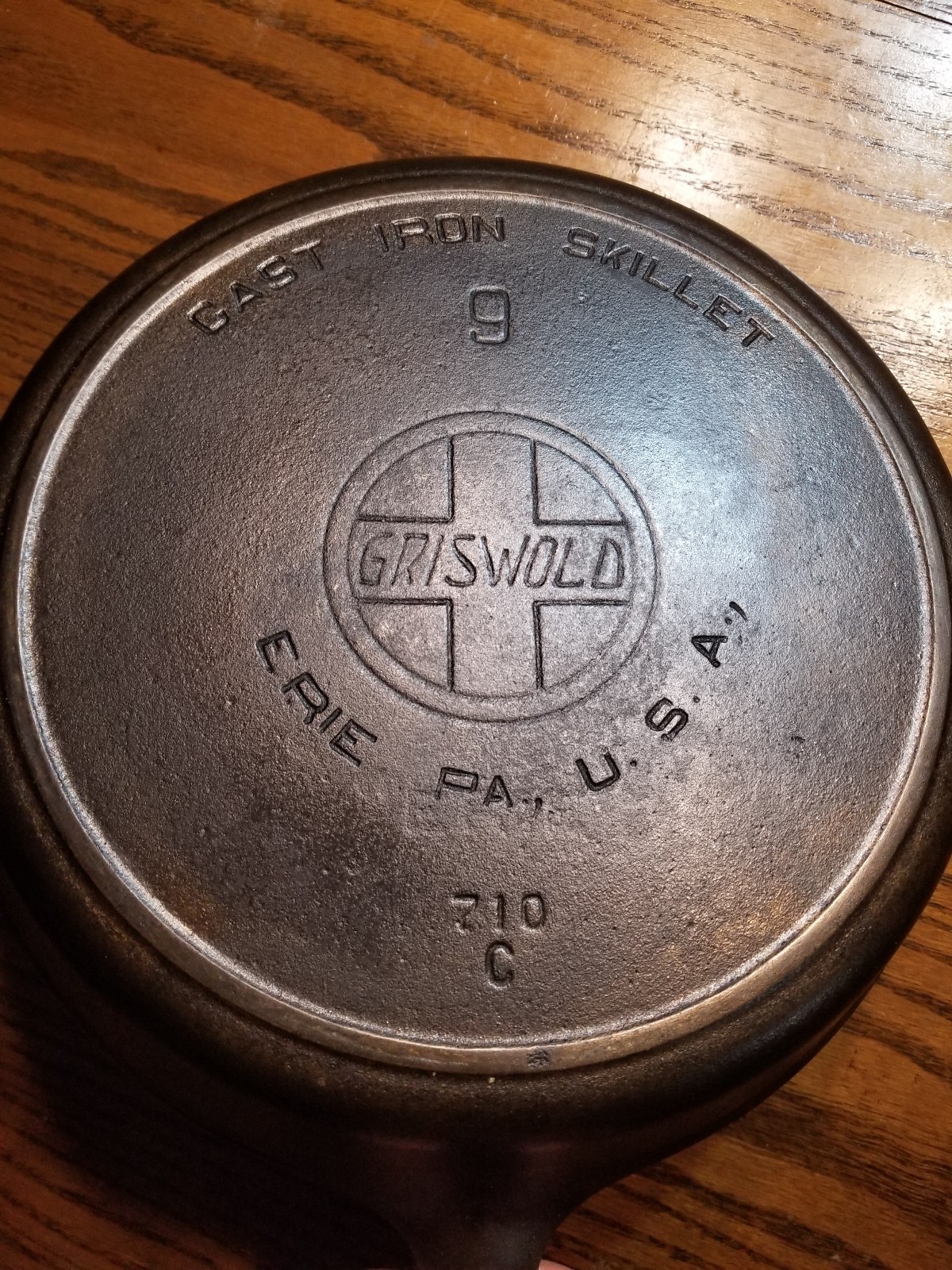 Griswold Cast Iron #9 Slant Logo Skillet Erie Pa. U.S.A. Griswold Cast Iron #9 Slant Logo Skillet Erie Pa. U.S.A.