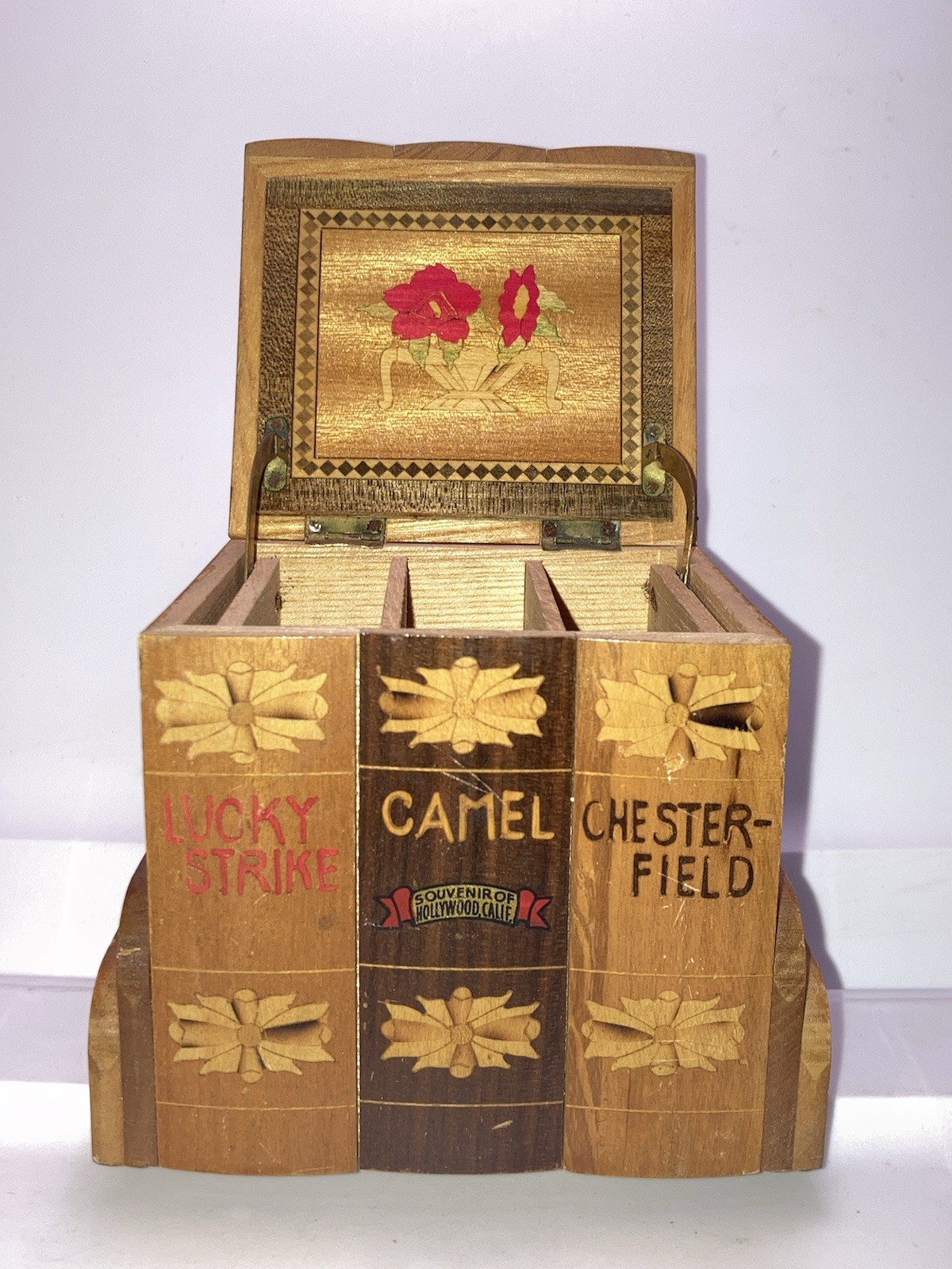Vintage 1940's BOX Cigarette Tobacco Wood Case Desktop Souvenir of Hollywood, CA Vintage 1940's BOX Cigarette Tobacco Wood Case Desktop Souvenir of Hollywood, CA