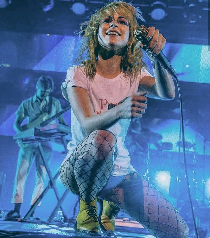 BEAUTIFUL HAYLEY WILLIAMS (4)5X7 PHOTOS
