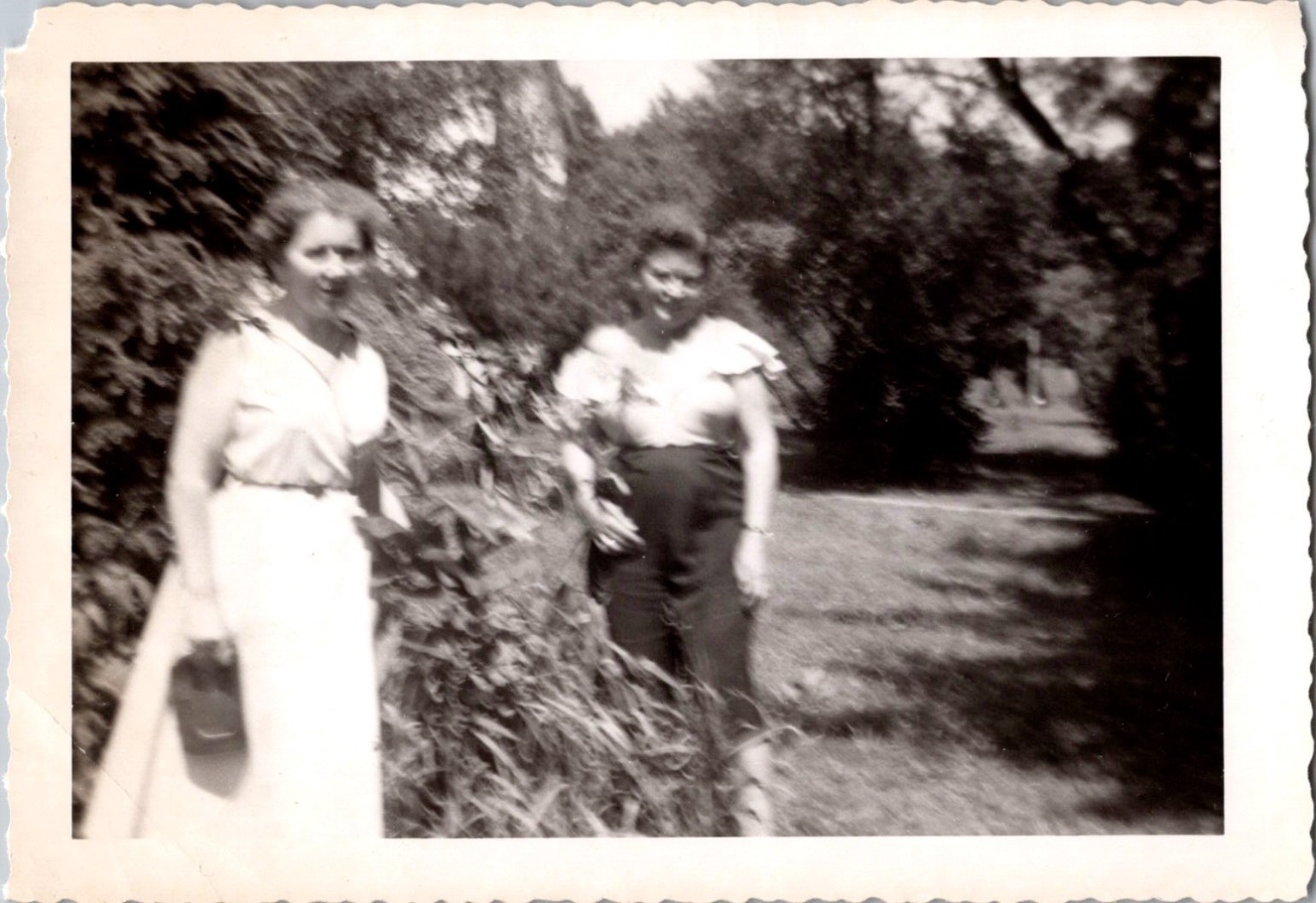 Vintage 1940s 1950s Snapshot Photo Two Women Friends Outdoor Scalloped Edges