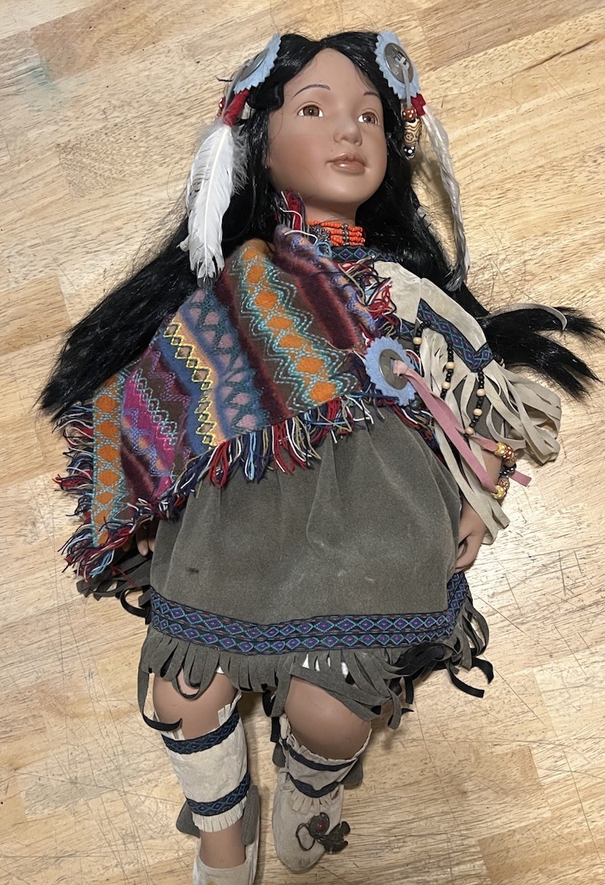 Native American Plains Indian Doll - lovely beading, excellent, special Native American Plains Indian Doll - lovely beading, excellent, special