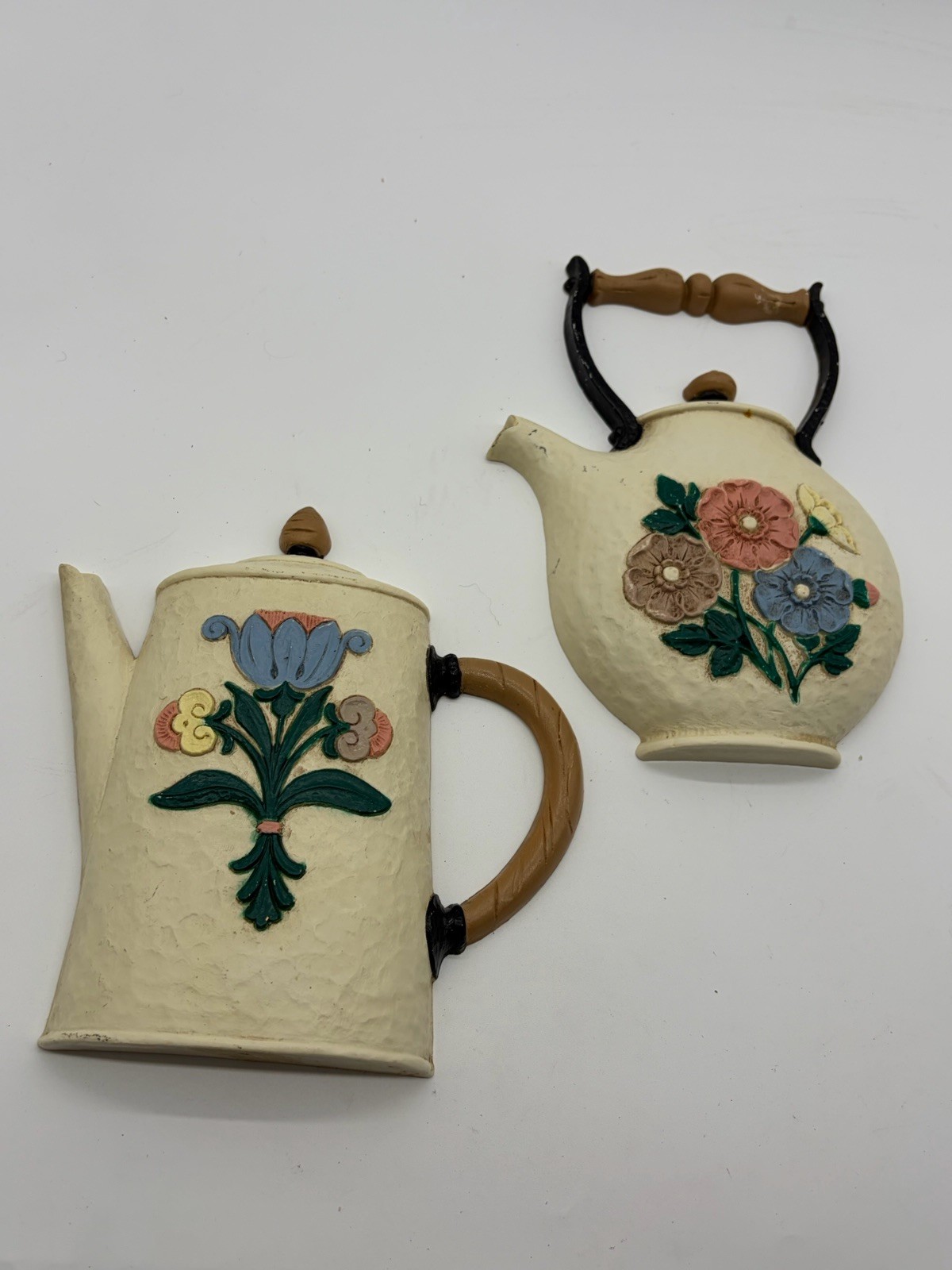 (2) Vintage Homco Cottagecore Floral Teapot Plastic Kitchen Wall Plaque Decor
