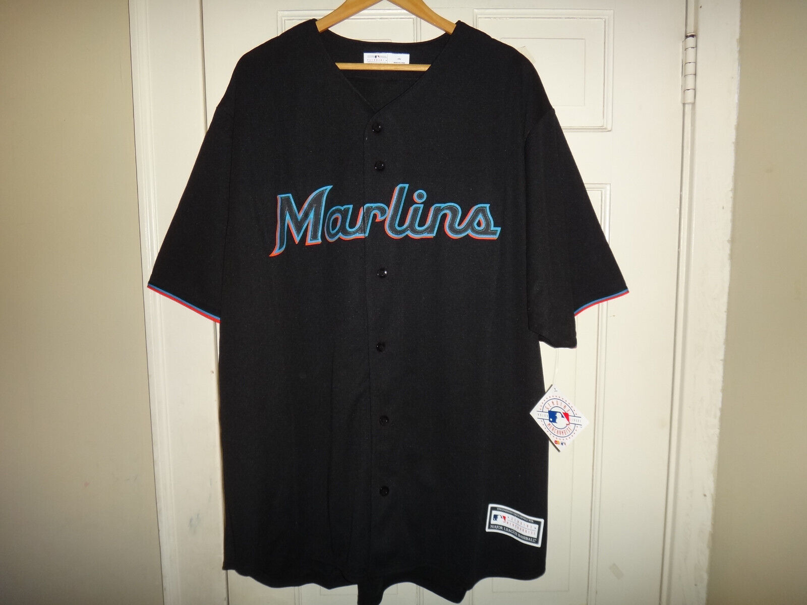 NWT Miami Marlins Men's Big & Tall Black Short Sleeve Button-Up Jersey