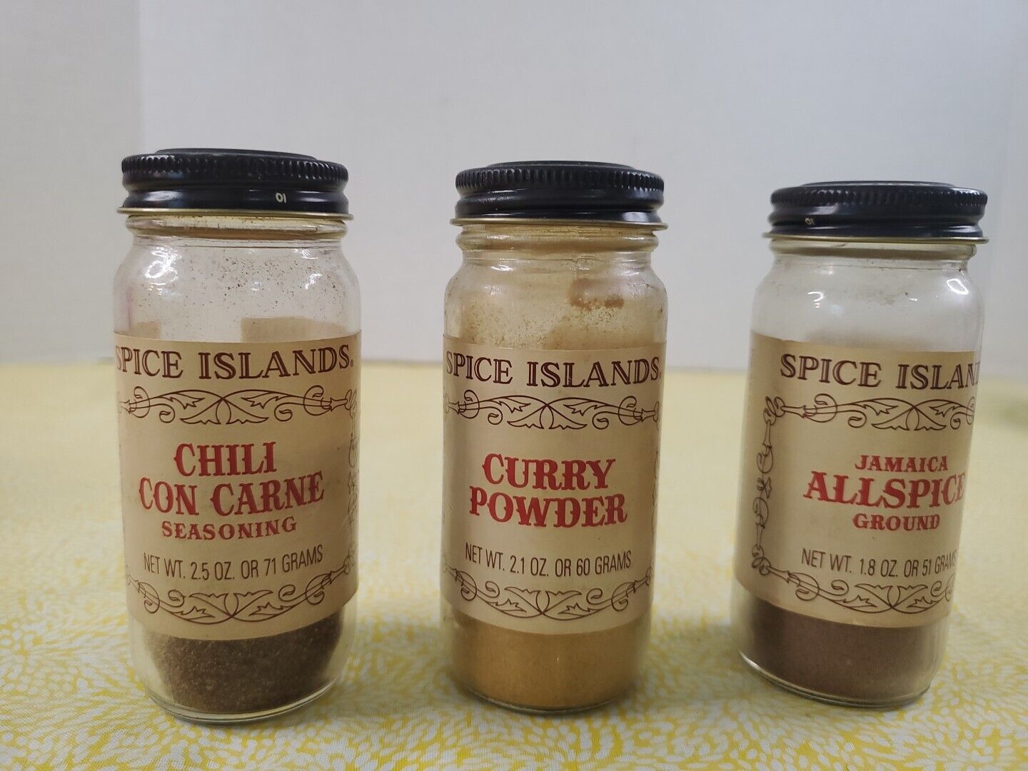 3 Vintage Spice Islands Spice Jars Chili Con Carne Curry Jamacian ... Brown Lid