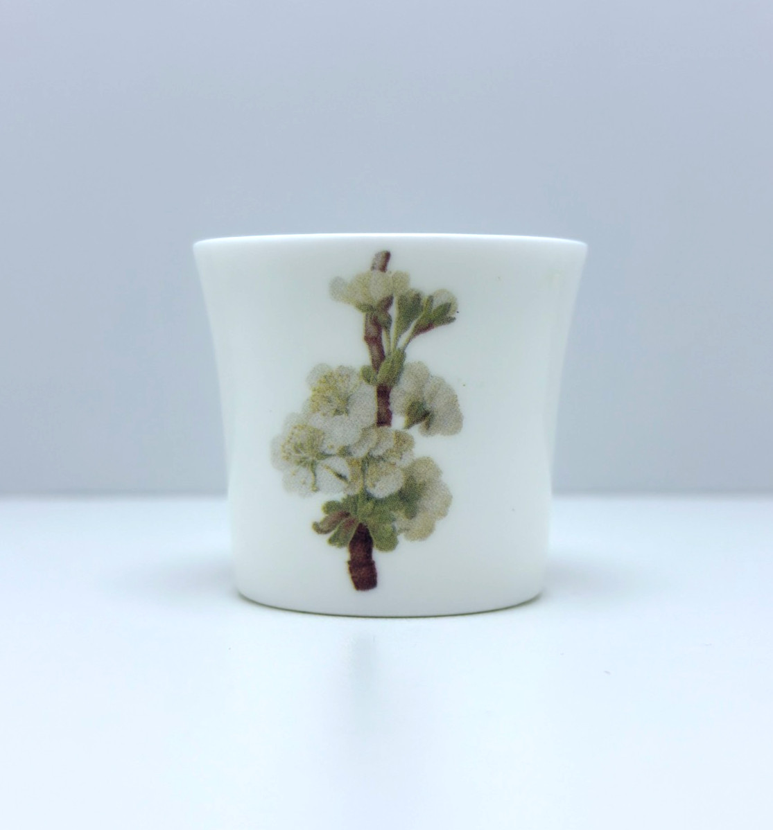 Vintage Queen\'s China Egg Cup Royal Horticultural Society Hooker\'s Fruit England Vintage Queen\'s China Egg Cup Royal Horticultural Society Hooker\'s Fruit England