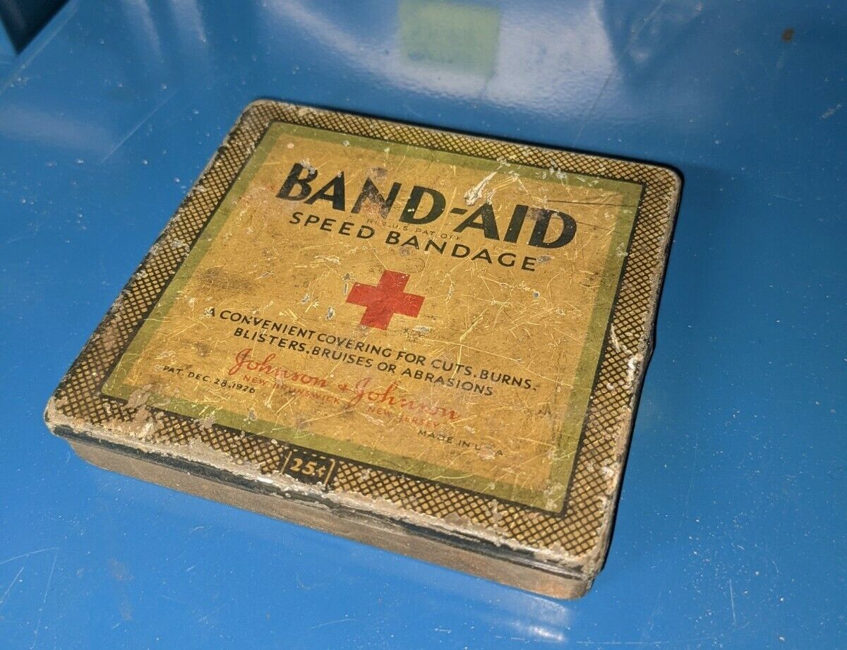 Antique Vintage Johnson & Johnson Band-Aid Tin Patent 1926 