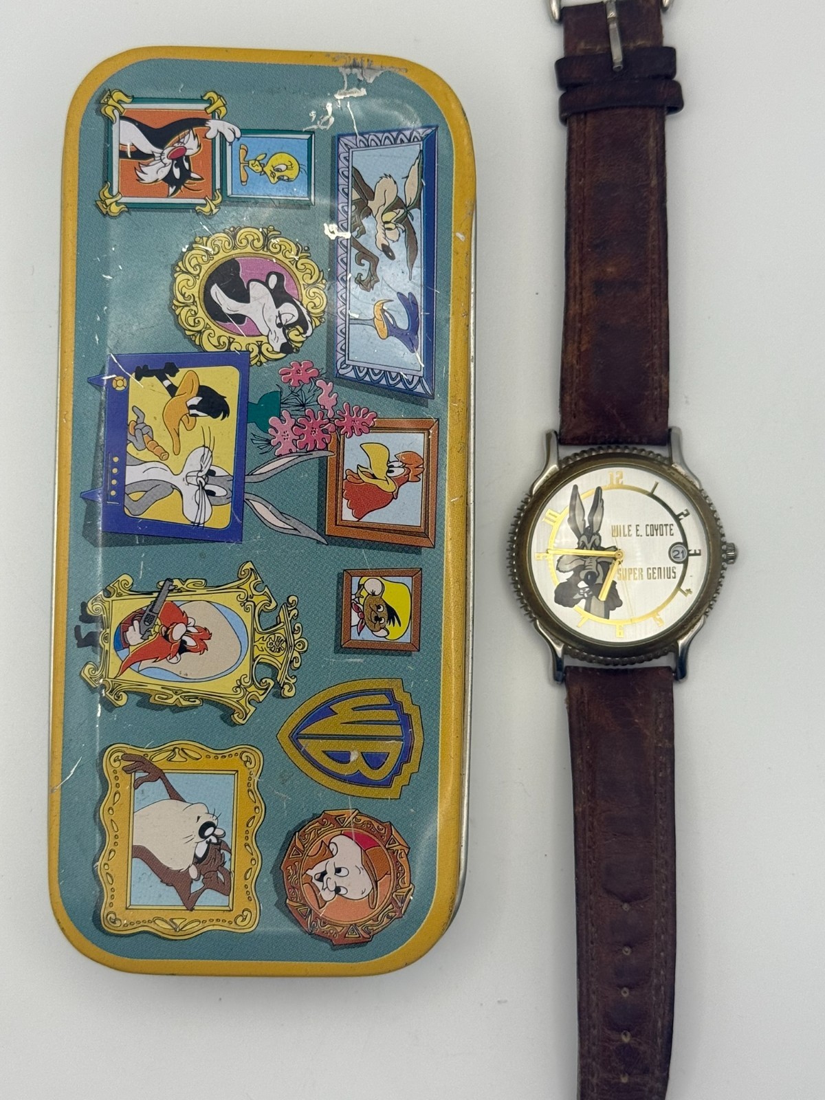 Vintage 1995 Wile E. Coyote Warner Brothers Super Genius Watch & Tin WB Japan Vintage 1995 Wile E. Coyote Warner Brothers Super Genius Watch & Tin WB Japan