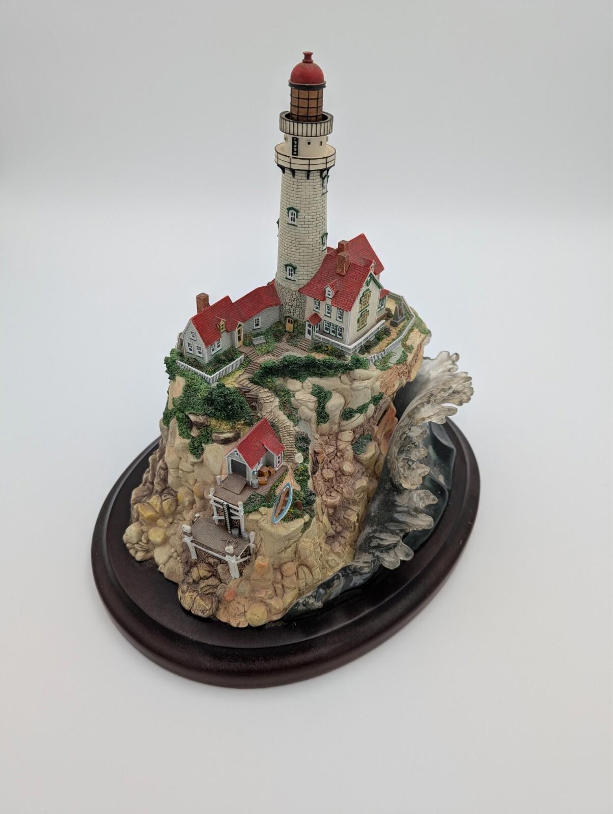 Lenox Light at Land’s End w/ Waves Collection Island Lighthouse 1998 Wood Base Lenox Light at Land’s End w/ Waves Collection Island Lighthouse 1998 Wood Base