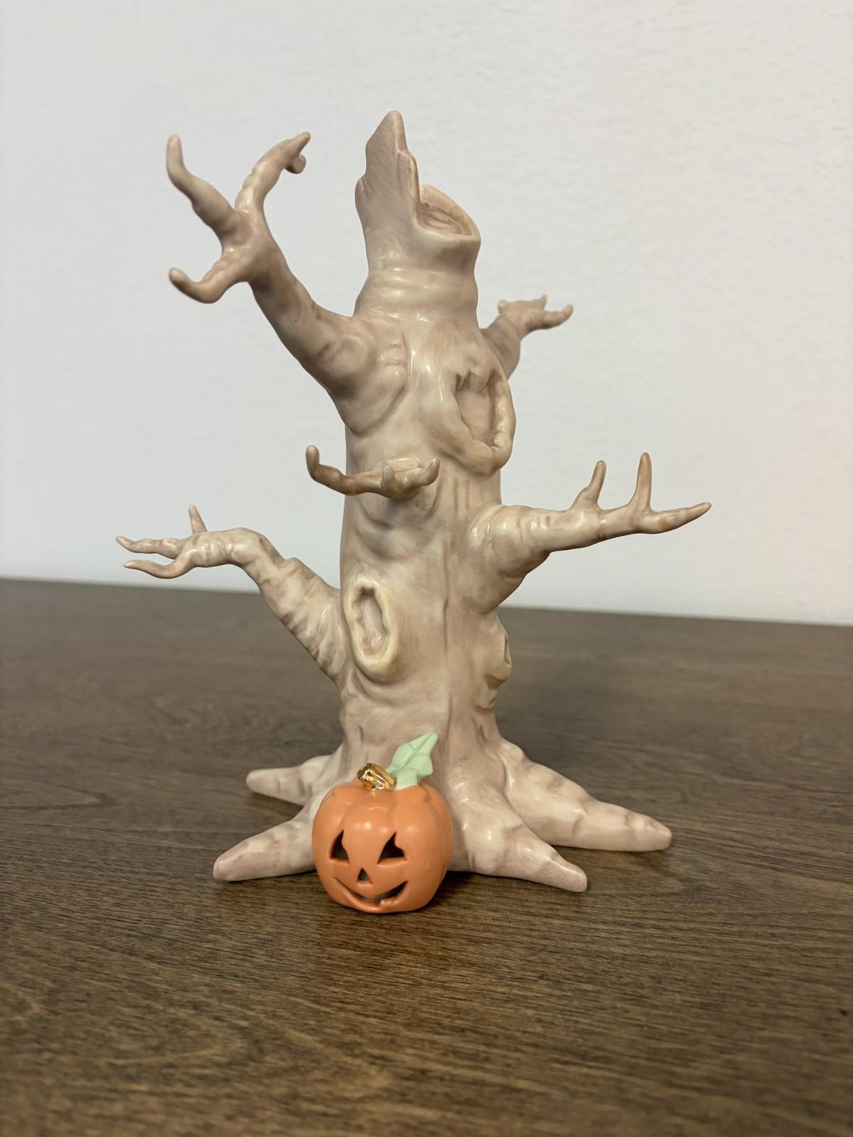 Rare Lenox Winnie The Pooh Trick Or Treat Tree Halloween Tree NO ORNAMENTS, READ Rare Lenox Winnie The Pooh Trick Or Treat Tree Halloween Tree NO ORNAMENTS, READ