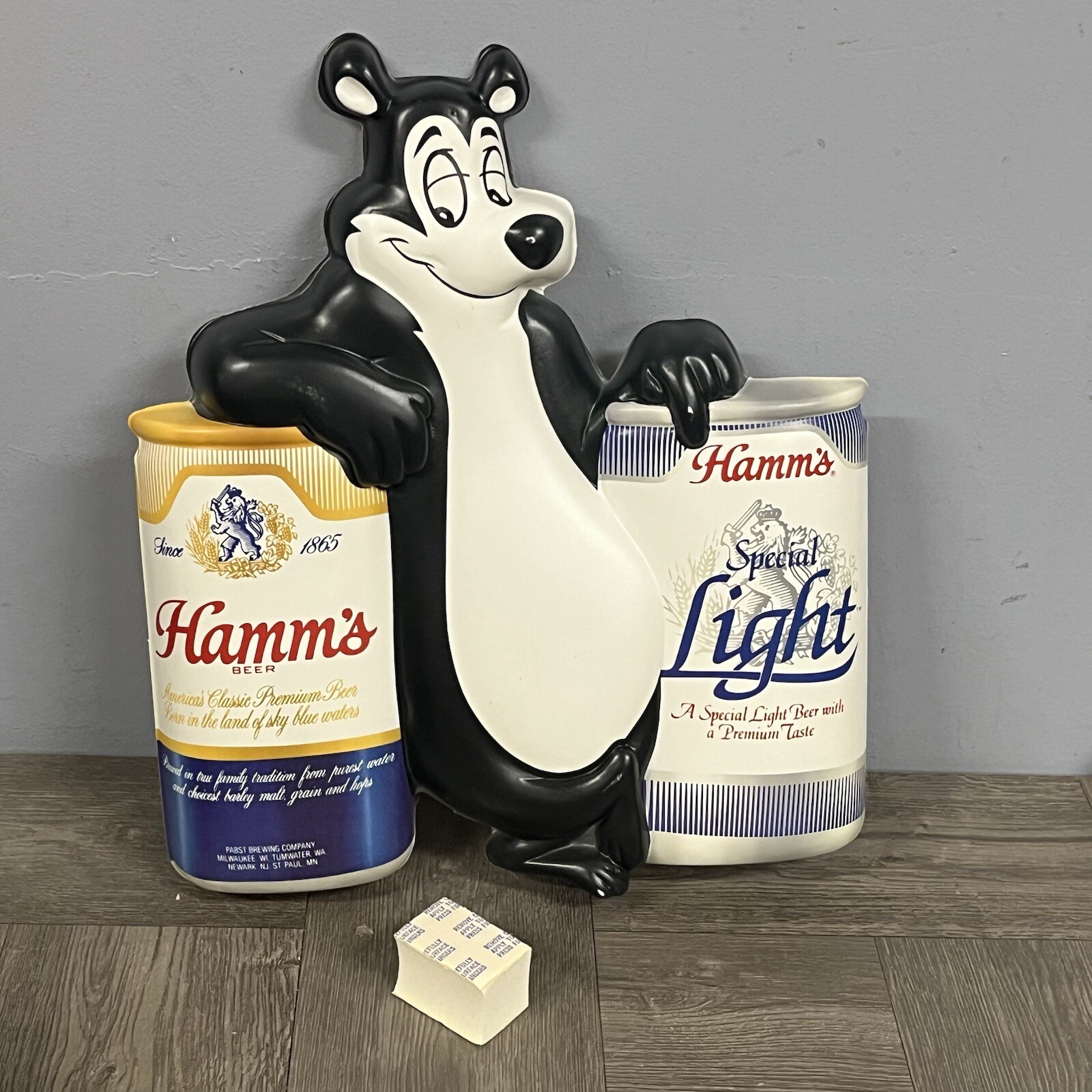 1- VTG New Hamm’s Beer Bear 2- Can Sign Vacuform Plastic 3-D Advertising Rare 1- VTG New Hamm’s Beer Bear 2- Can Sign Vacuform Plastic 3-D Advertising Rare