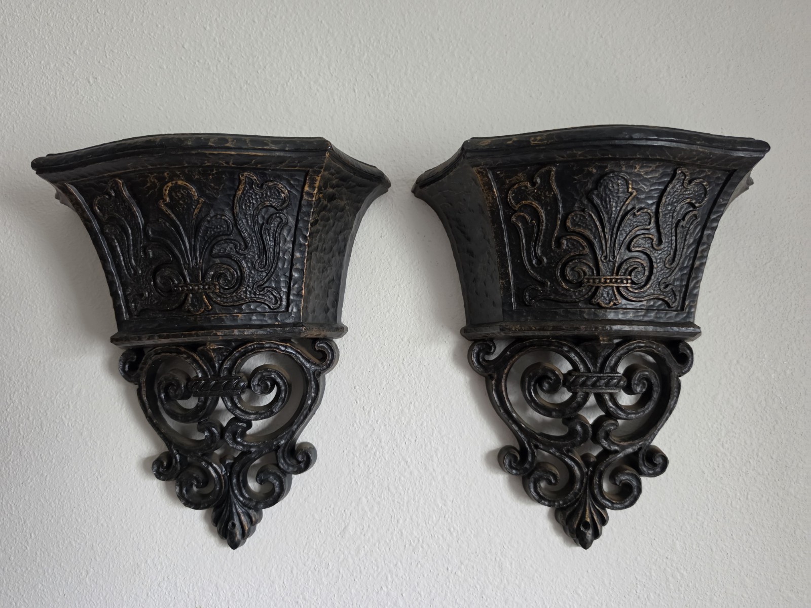 Vintage MCM Dart 6005 Black & Gold Hollywood Regency Wall Pocket Planter Pair Vintage MCM Dart 6005 Black & Gold Hollywood Regency Wall Pocket Planter Pair