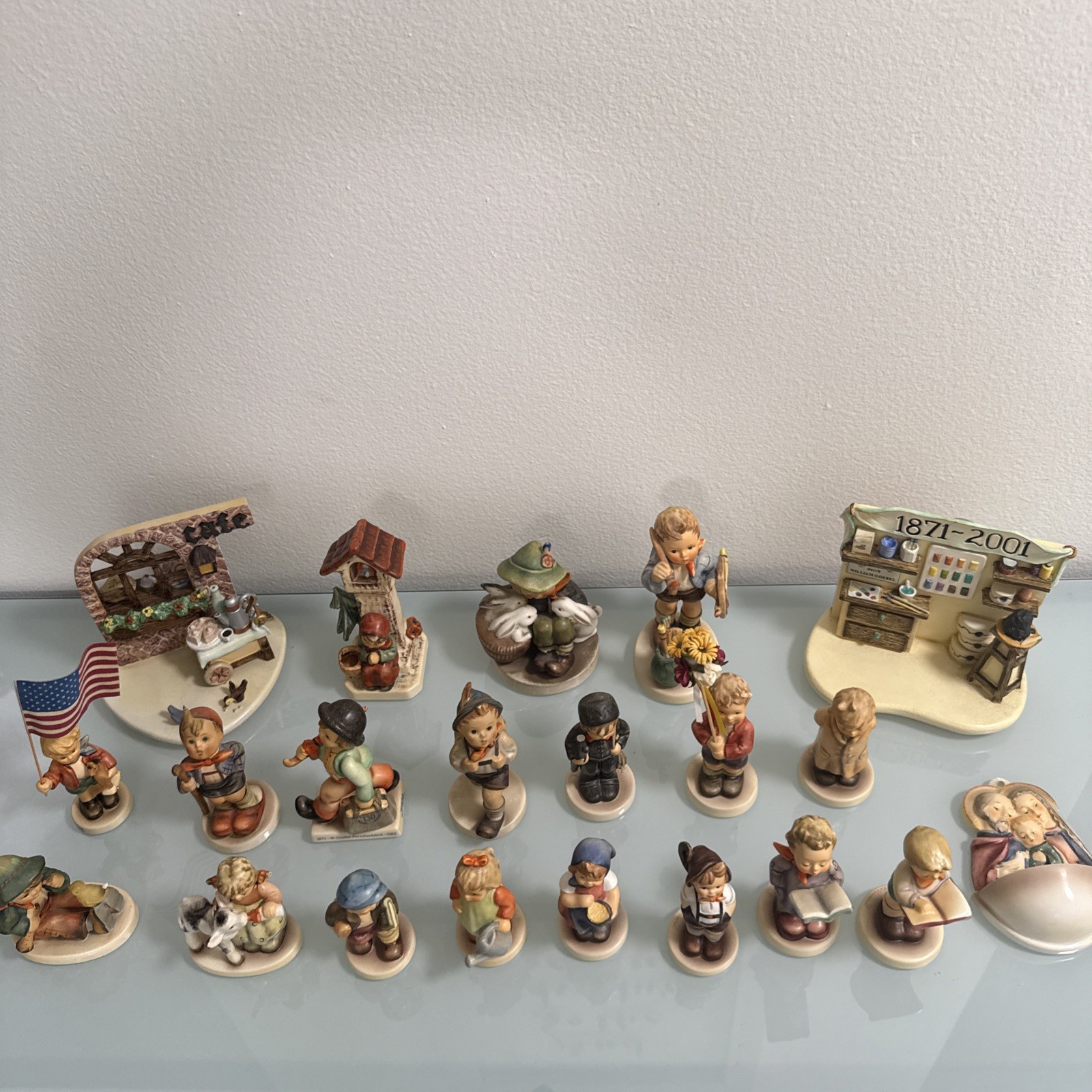 BIG LOT OF M.J. Hummel figurines no box Porcelain LOT of 20 BIG LOT OF M.J. Hummel figurines no box Porcelain LOT of 20