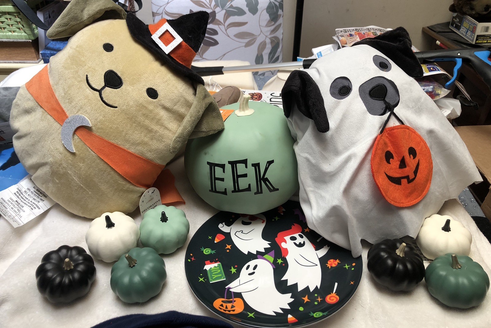 HALLOWEEN Mix Box Of Misc Items See Pics. Total Of 12 Items. + Some Extras New HALLOWEEN Mix Box Of Misc Items See Pics. Total Of 12 Items. + Some Extras New