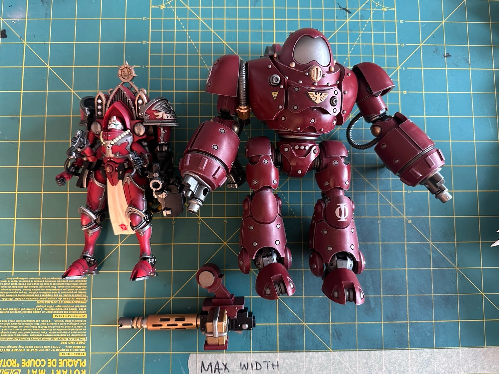 JOYTOY WH40K 1/18 Adeptus Mechanicus Kastelan Heavy Phosphor Blaster + Extra JOYTOY WH40K 1/18 Adeptus Mechanicus Kastelan Heavy Phosphor Blaster + Extra
