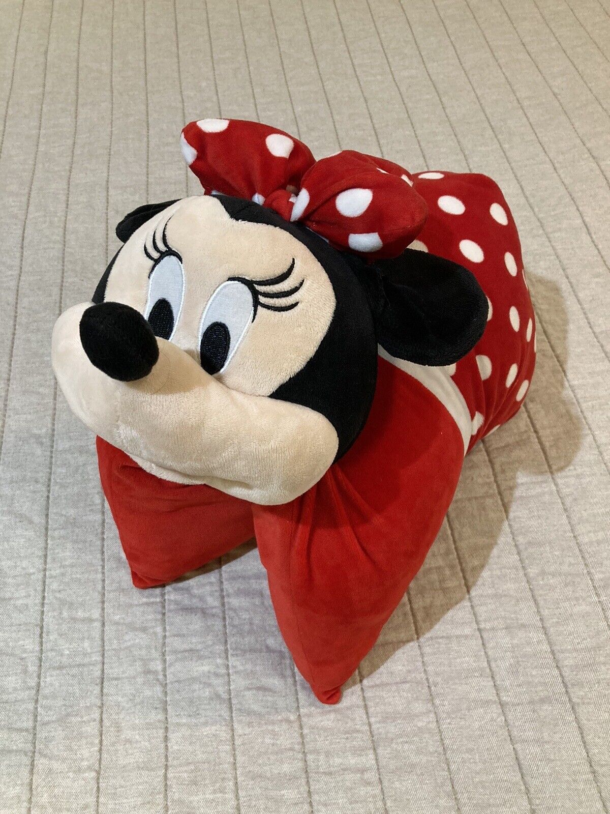 Disney Parks Minnie Mouse Pillow pet Large Plush 20” World Land soft Folding