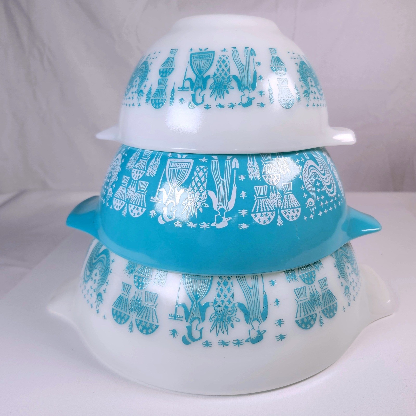Vintage Pyrex Mixing Bowls 3 Piece Turquoise Butterprint Amish Cinderella Set Vintage Pyrex Mixing Bowls 3 Piece Turquoise Butterprint Amish Cinderella Set