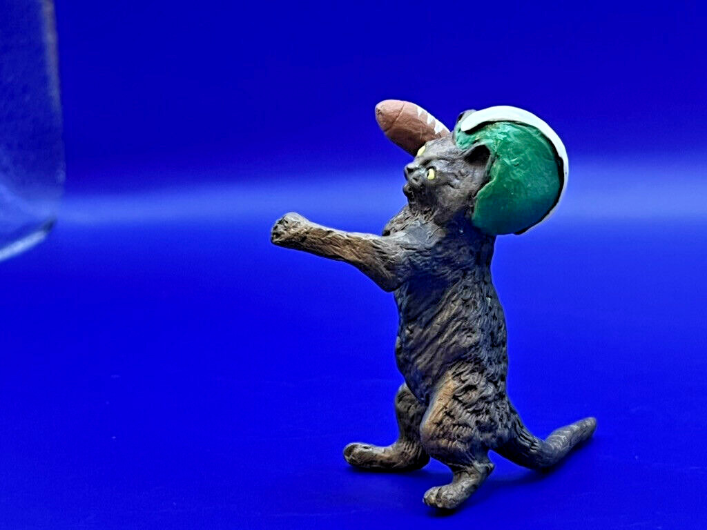 Redl Vienna Bronze Cat Throwing Green Football helmet, Cold Cast Handpainted