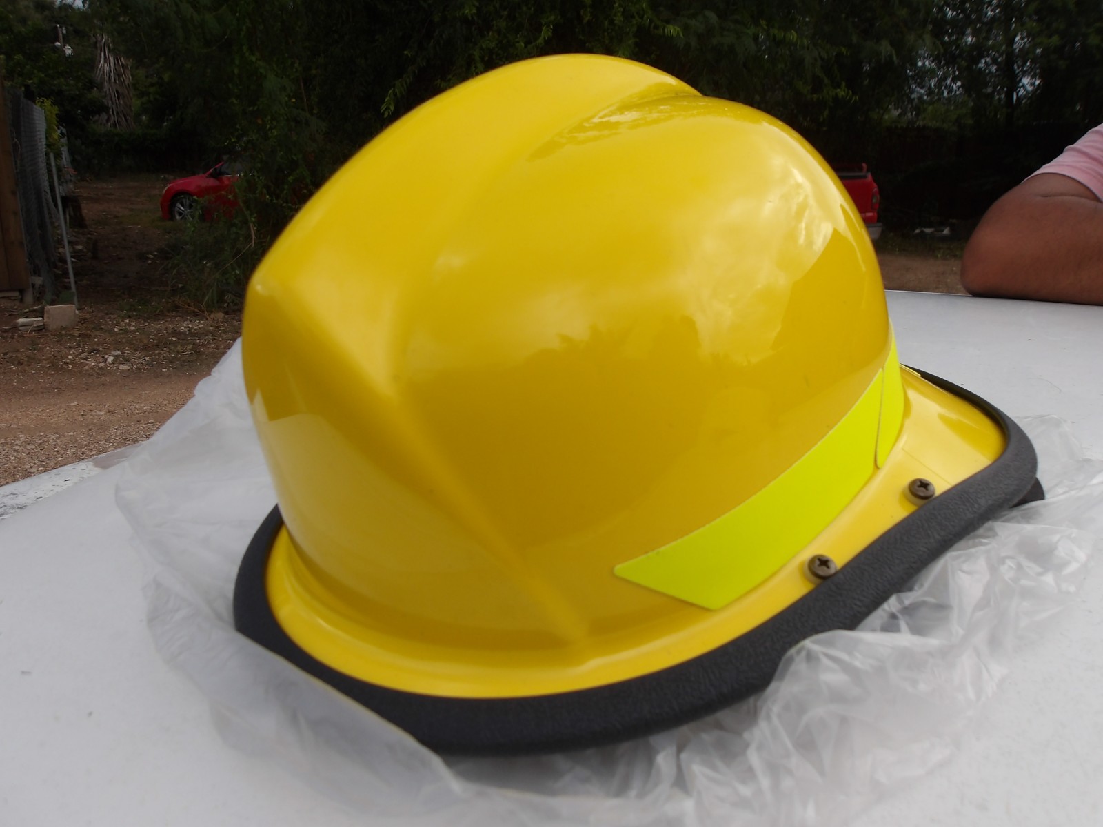 Bullard Firefighter Helmet 2023 w/ faceshield (Brand New on its original box). Bullard Firefighter Helmet 2023 w/ faceshield (Brand New on its original box).
