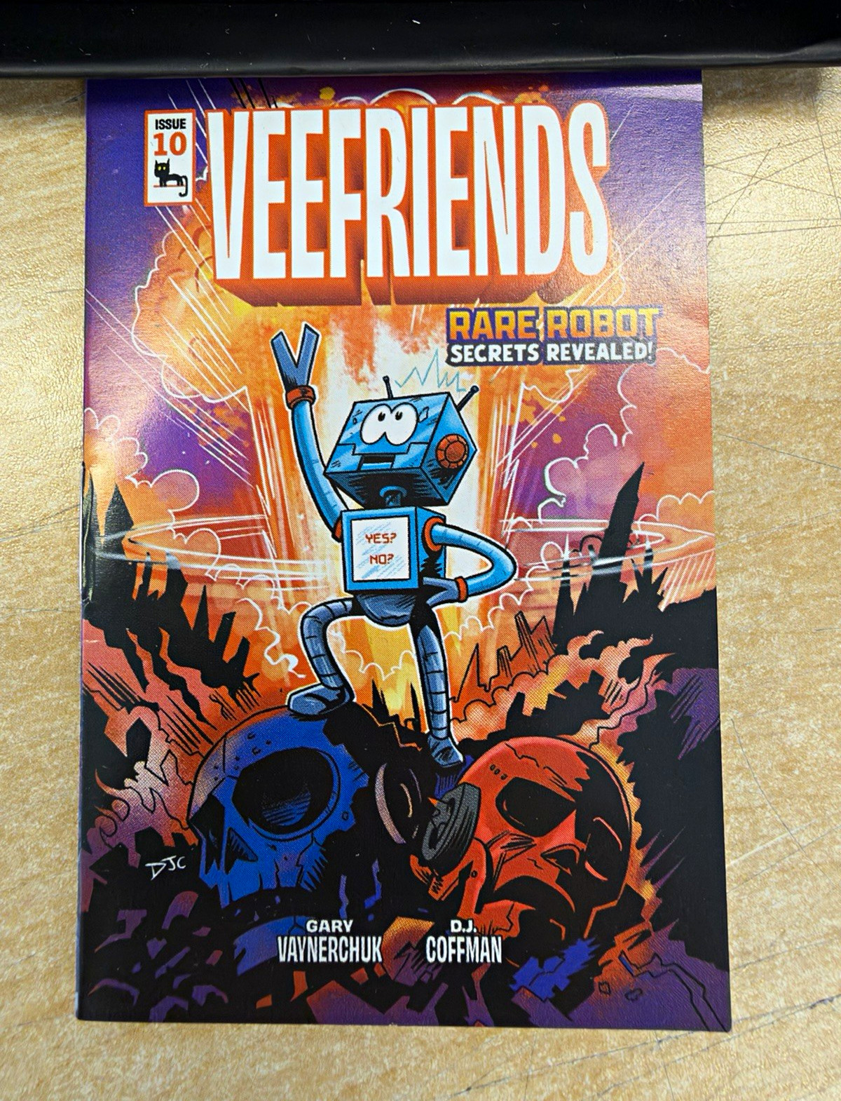 VeeFriends #10 mini Rare Robot Secrets Revealed Gary V, D.J. Coffman VERY RARE VeeFriends #10 mini Rare Robot Secrets Revealed Gary V, D.J. Coffman VERY RARE