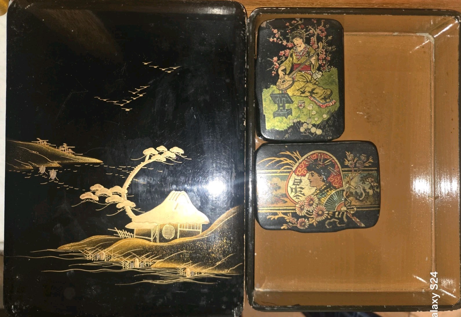 3 Vintage Japan Lacquer Boxes 1 Trinket Two SNUFF(?) SEE PHOTOS 3 Vintage Japan Lacquer Boxes 1 Trinket Two SNUFF(?) SEE PHOTOS