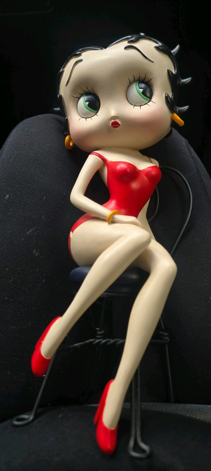 Extremely Rare Betty Boop in Red Dress Sitting on Black Metal Chair Figurine D2 Extremely Rare Betty Boop in Red Dress Sitting on Black Metal Chair Figurine D2
