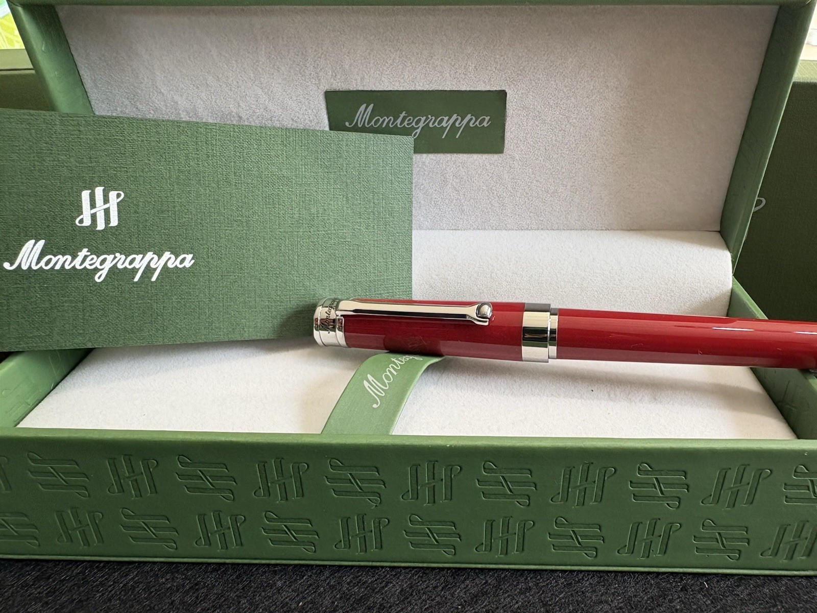 Montegrappa Parola Amarone Red Rollerball Pen ISWOTRID Italian Luxury Boxed Montegrappa Parola Amarone Red Rollerball Pen ISWOTRID Italian Luxury Boxed