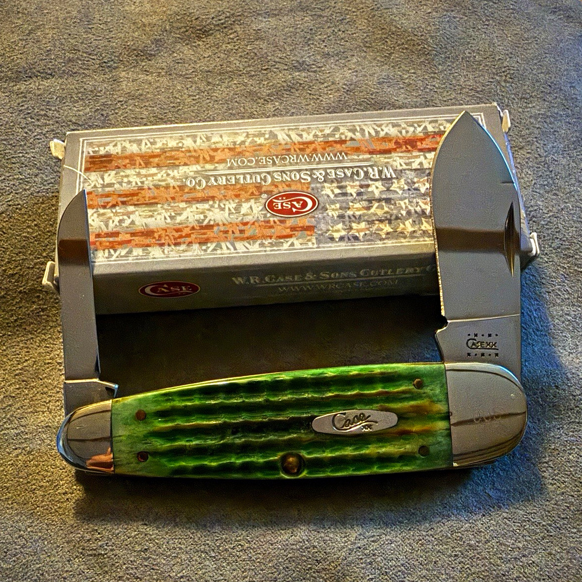 2000 Case XX RARE LIMITED #005 6270 SS 2-Blade Burnt Green Bone Sleeveboard 2000 Case XX RARE LIMITED #005 6270 SS 2-Blade Burnt Green Bone Sleeveboard