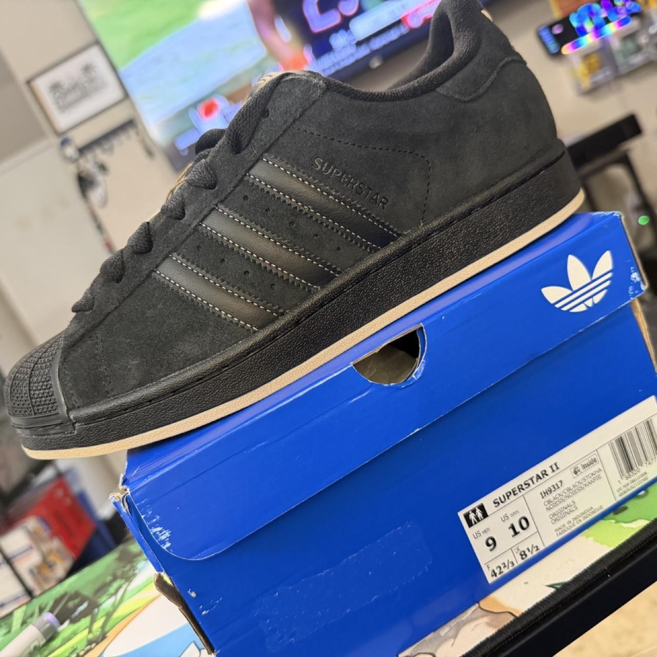 Black Adidas Superstar sneakers in US 9 #superstar #classic Black Adidas Superstar sneakers in US 9 #superstar #classic