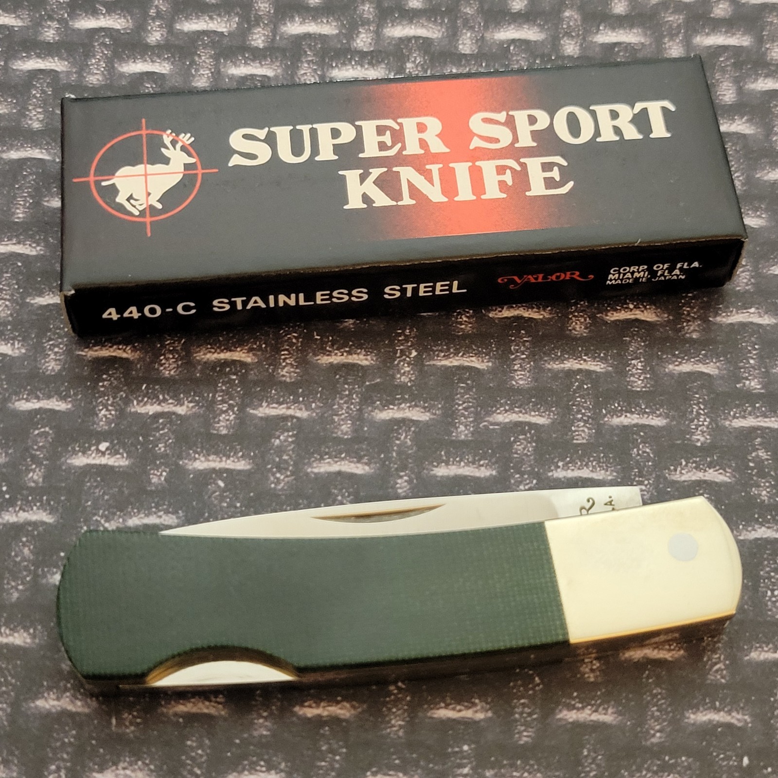Valor 354 Lockback Knife Made In Japan Green Micarta Handles 440 SS Blade Valor 354 Lockback Knife Made In Japan Green Micarta Handles 440 SS Blade
