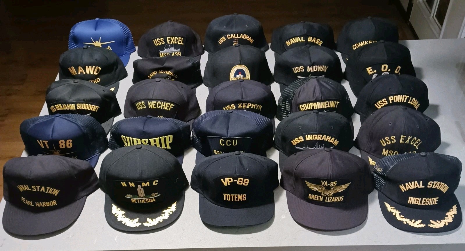 Vintage US Navy 80s 90s Snapback Hat Lot x25 Carriers Subs Ships Planes Stations Vintage US Navy 80s 90s Snapback Hat Lot x25 Carriers Subs Ships Planes Stations