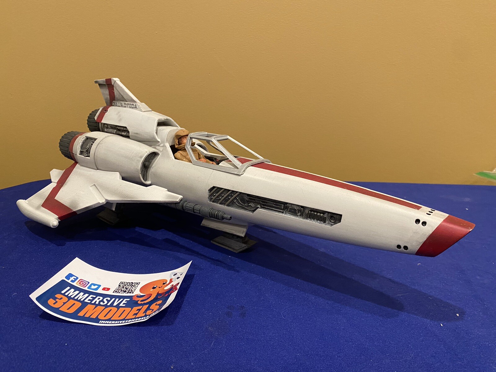 battlestar galactica viper Mark 2 Ship 1/18 Scale Includes Figure Hand Painted battlestar galactica viper Mark 2 Ship 1/18 Scale Includes Figure Hand Painted