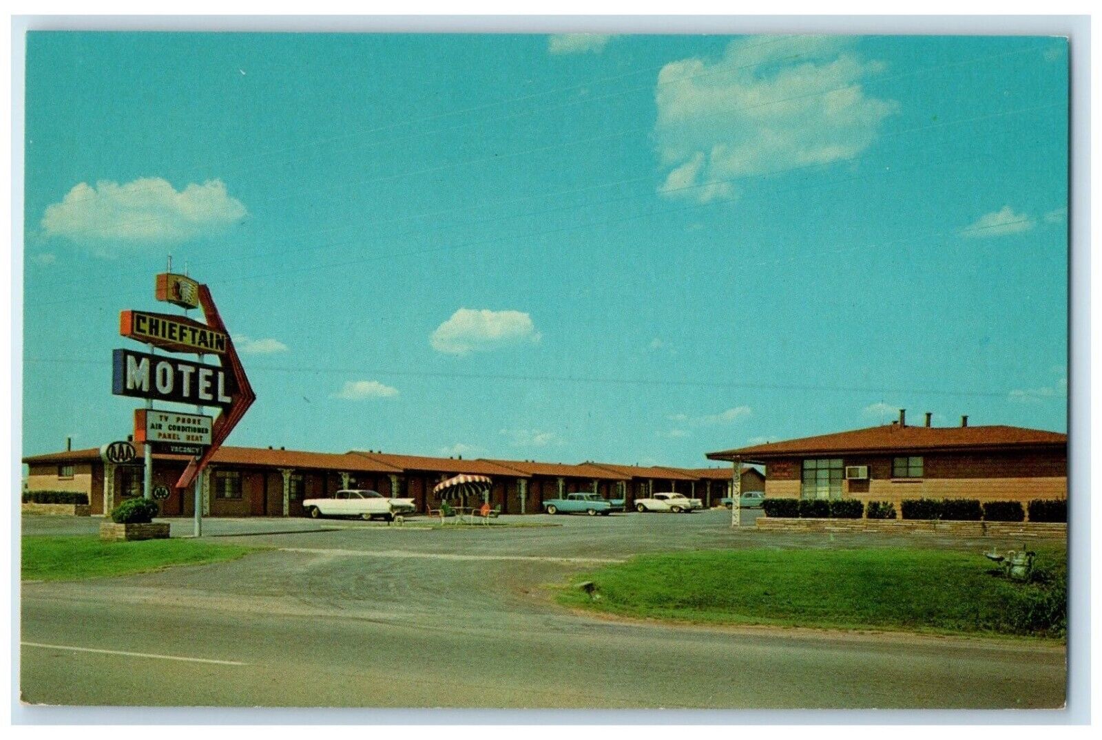 c1960 Chieftain Motel Highway South Oklahoma City Oklahoma OK Vintage Postcard