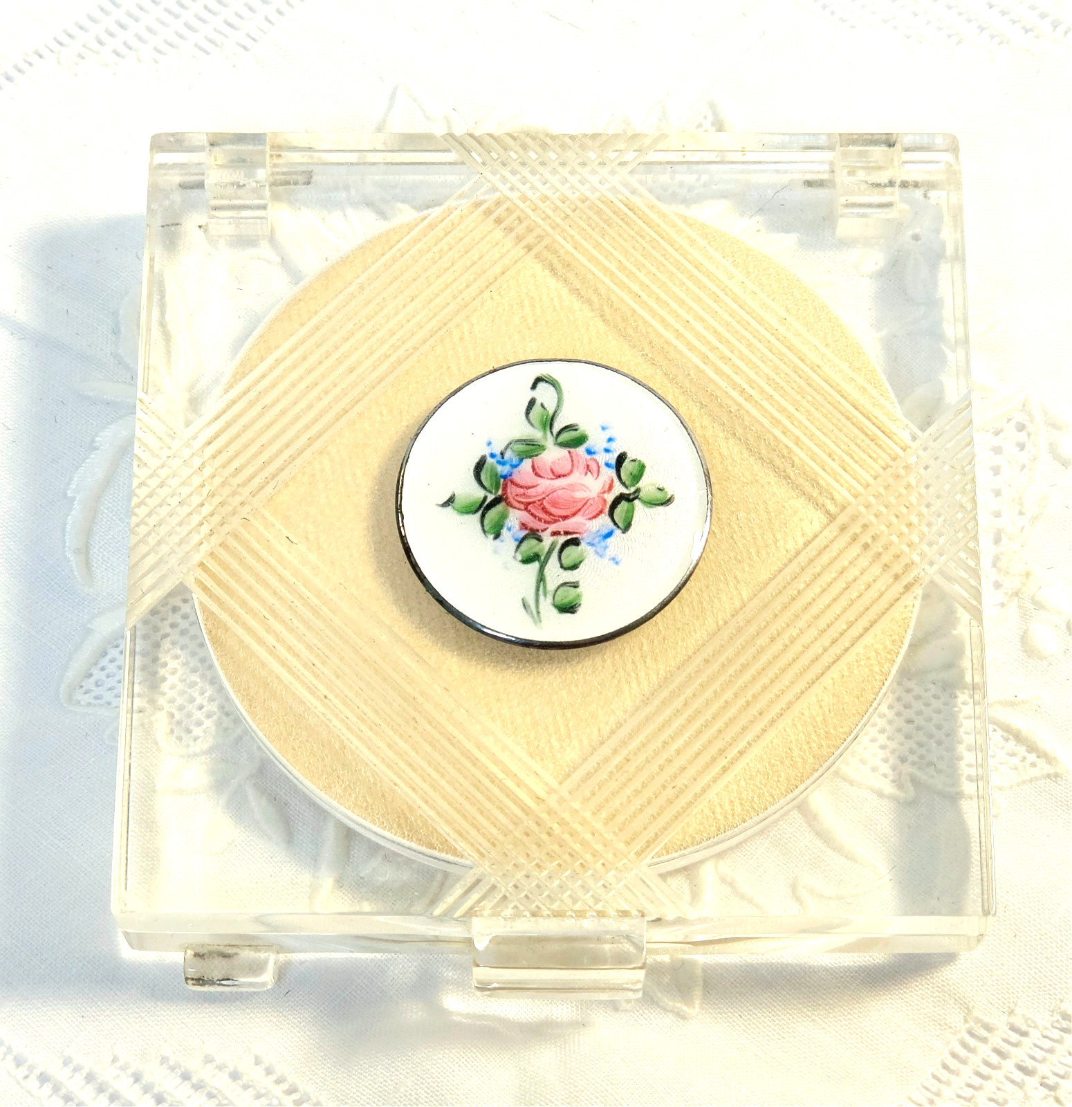 #14 Vanity Vintage Lucite Compact 3 1/2 #14 Vanity Vintage Lucite Compact 3 1/2