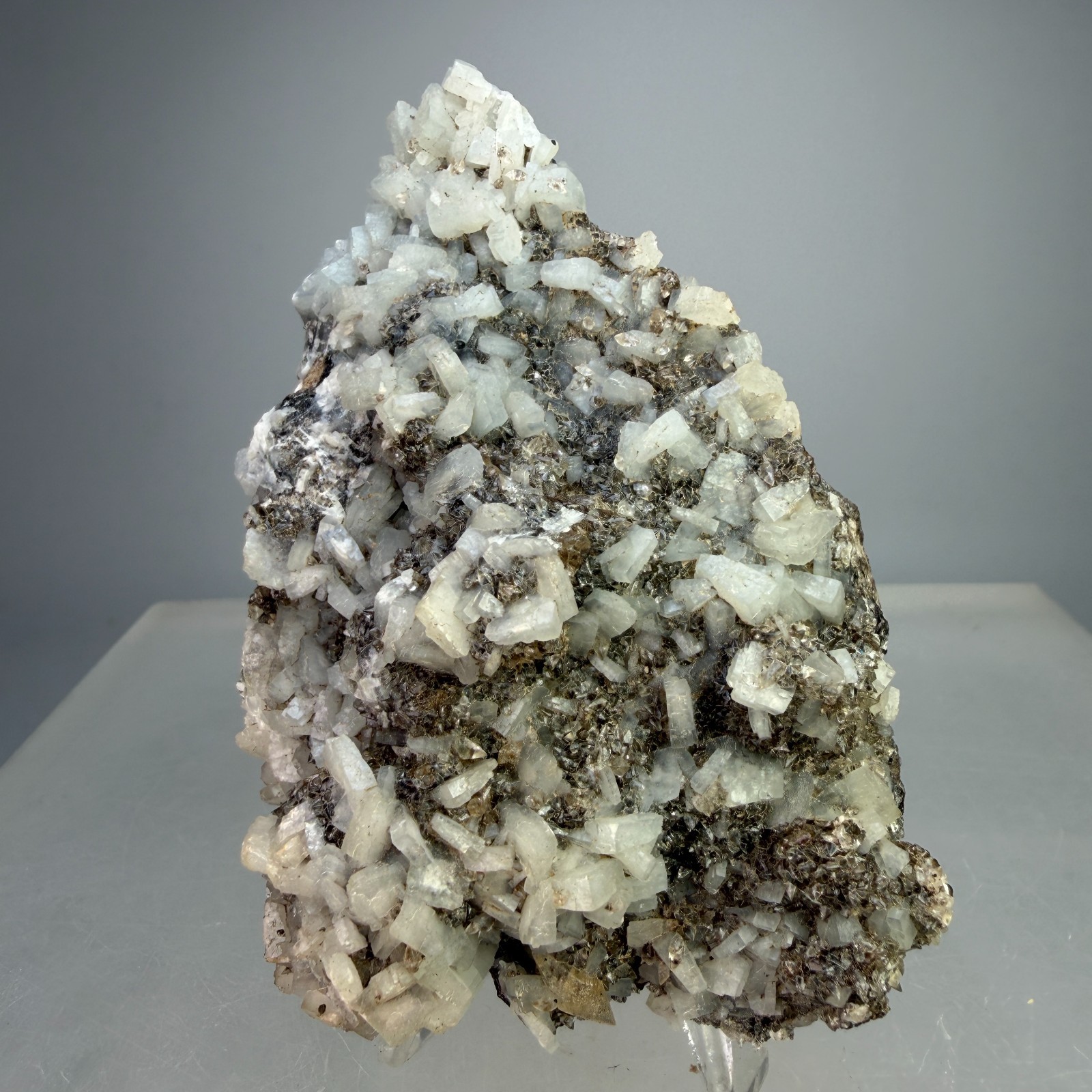 Baryte, Calcite: Pugh Quarry, Wood County, Ohio