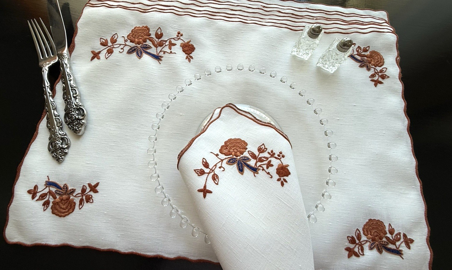 Vintage Madeira Linen Hand Embroidered Placemats Napkins Set for 6 ( 12 pc ) Vintage Madeira Linen Hand Embroidered Placemats Napkins Set for 6 ( 12 pc )