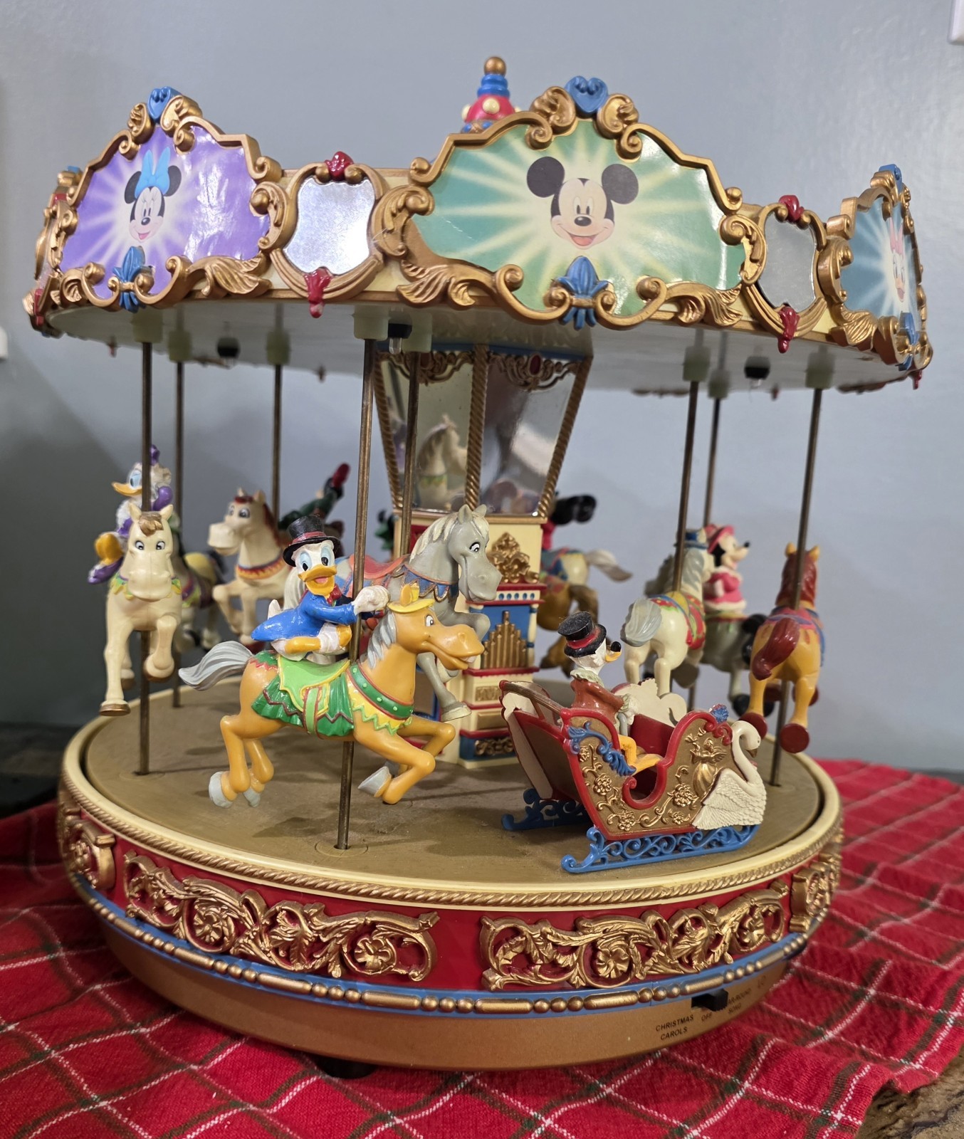 Rare Vintage 1993 Mr Christmas Mickey\'s Holiday Carousel - Decor Works 90\'s Rare Vintage 1993 Mr Christmas Mickey\'s Holiday Carousel - Decor Works 90\'s